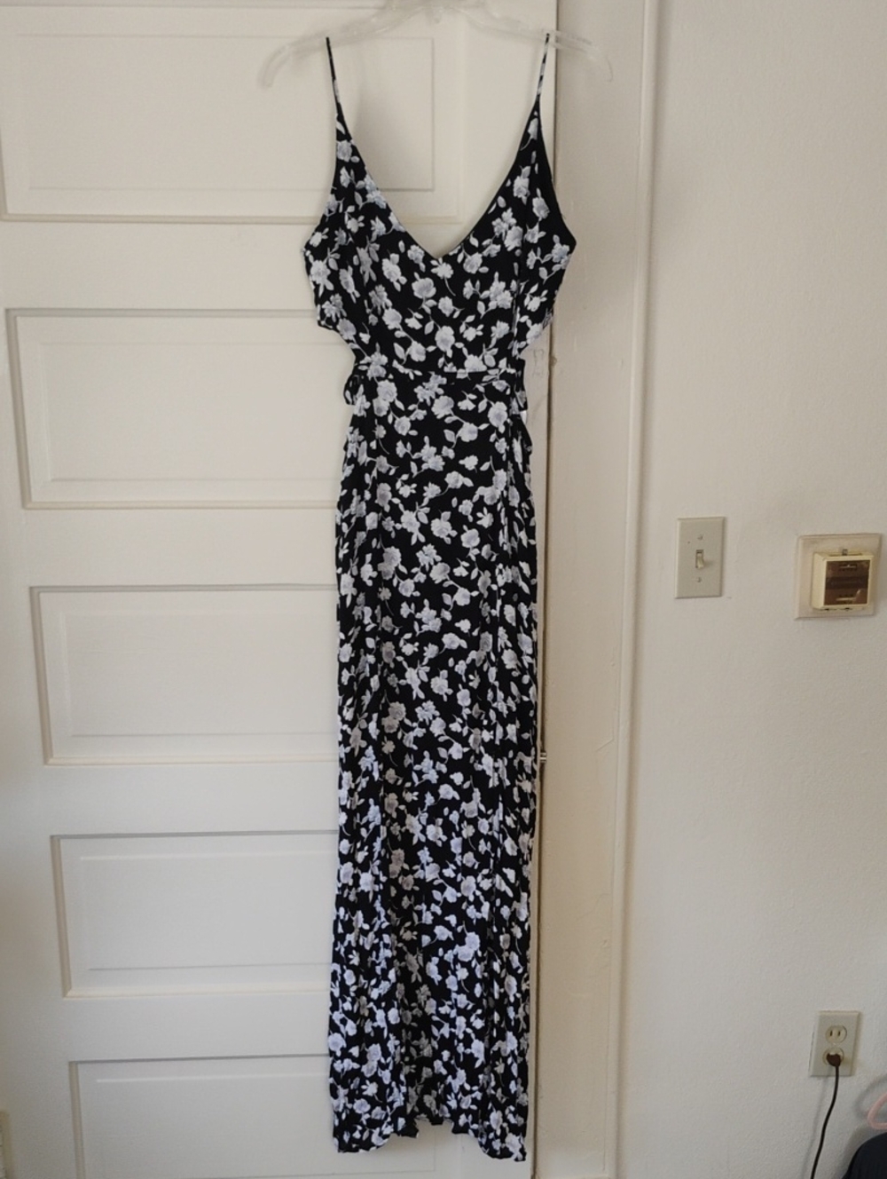 Topshop Black and White Floral Maxi Dress with Spaghetti Straps Waist Cut Outs